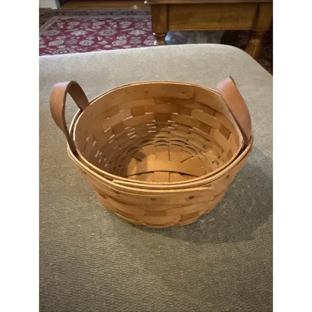 Longaberger  1990 Two-Handled  Round Basket is 6